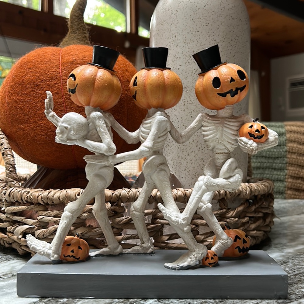 Dancing pumpkin head skeletons decor